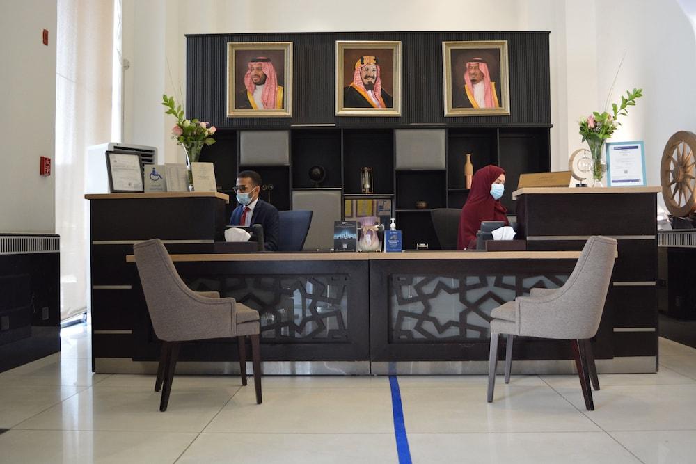 Spectrums Tahlia Jeddah Exterior photo