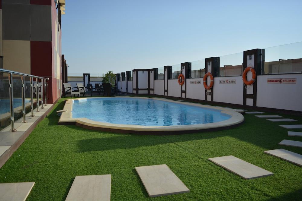Spectrums Tahlia Jeddah Exterior photo