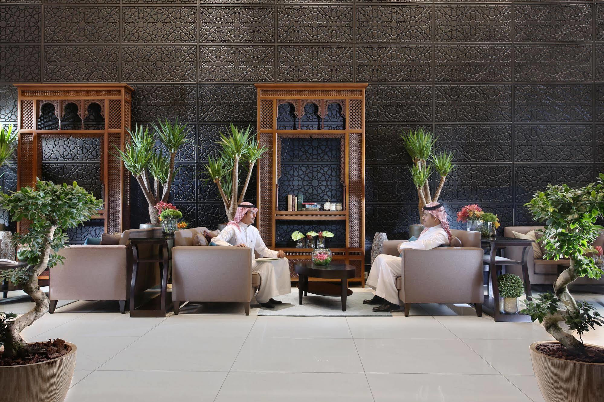 Spectrums Tahlia Jeddah Exterior photo