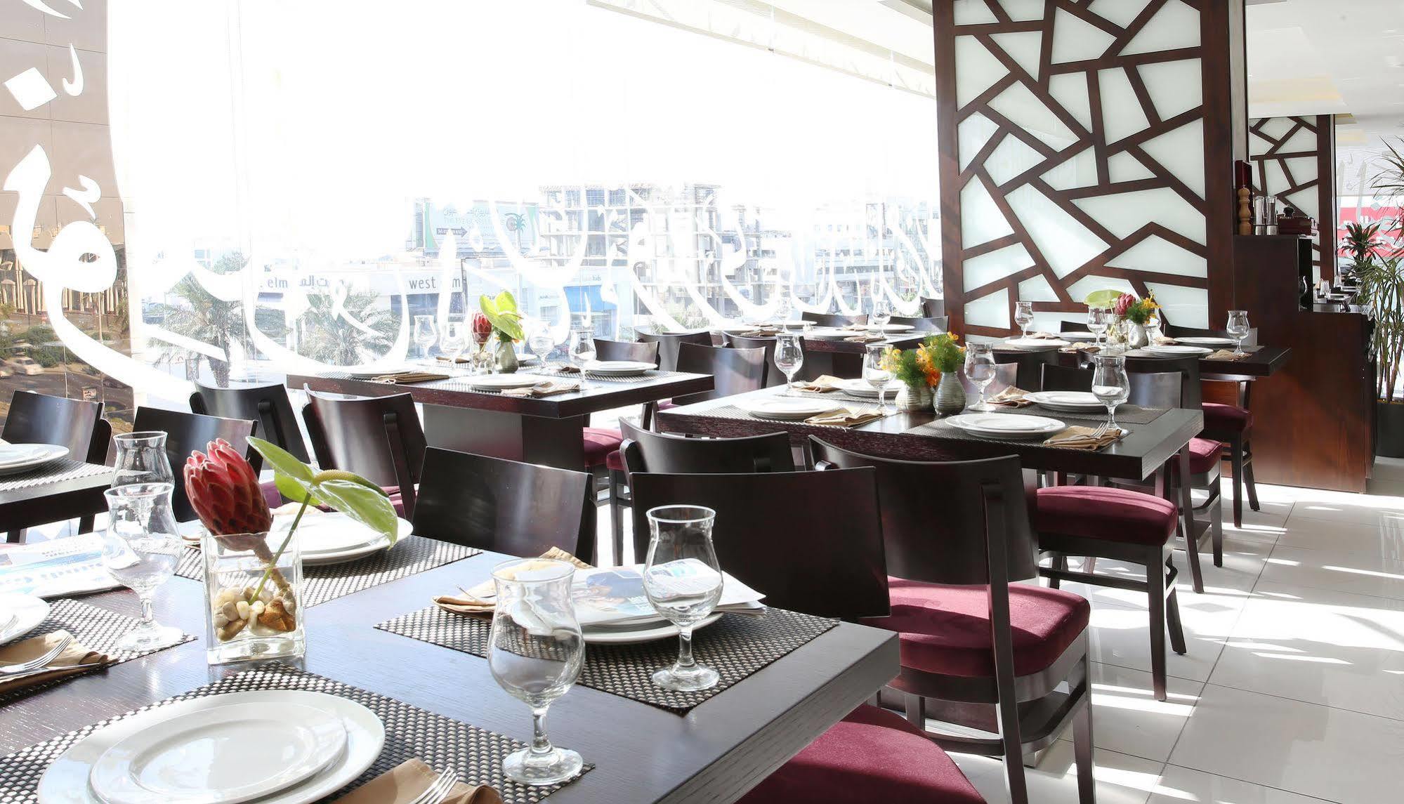 Spectrums Tahlia Jeddah Exterior photo